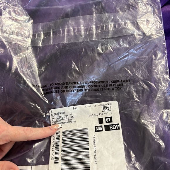 New woman within purple long sleeve velvet top - Picture 2 of 2